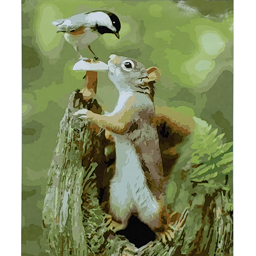 Картина за номерами Strateg ПРЕМІУМ Білочка з пташкою з лаком та рівнем розміром 40х50 см (SY6930)