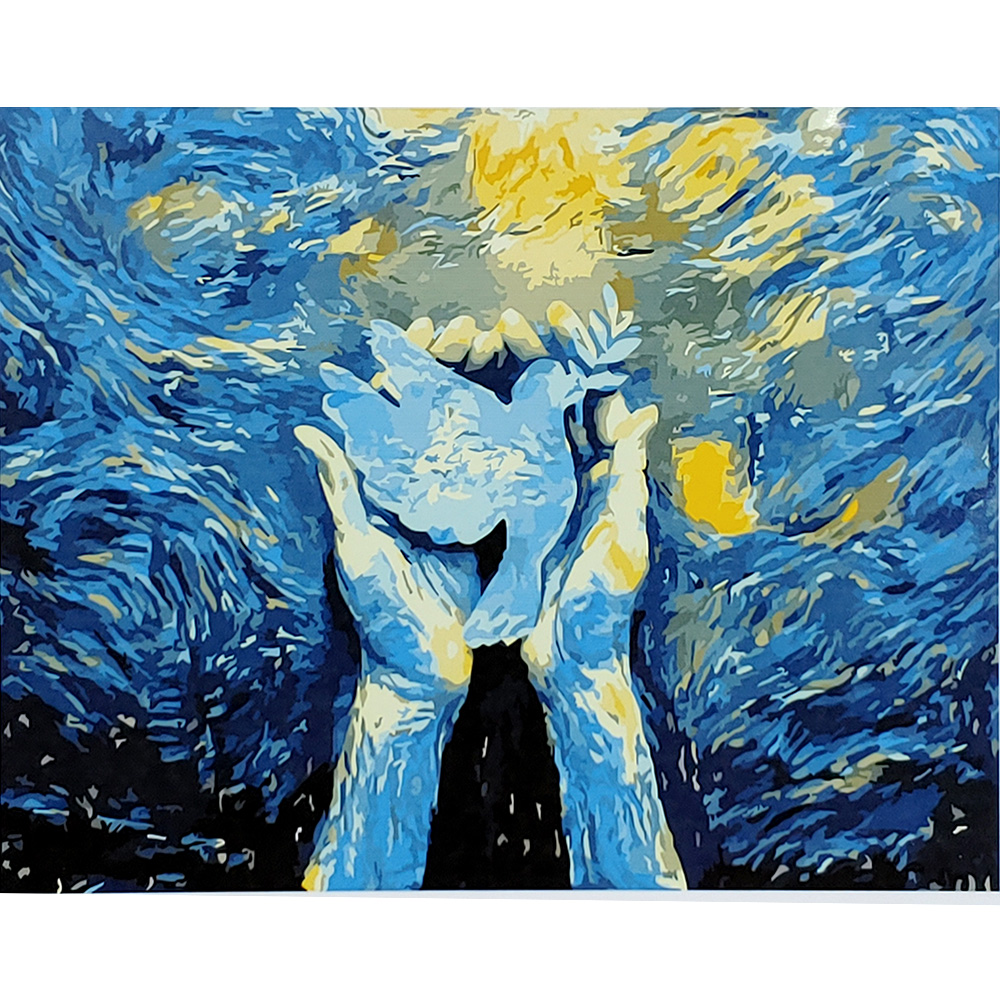 Картина за номерами Strateg ПРЕМІУМ Голуб миру в долонях з лаком розміром 40х50 см (SY6934)
