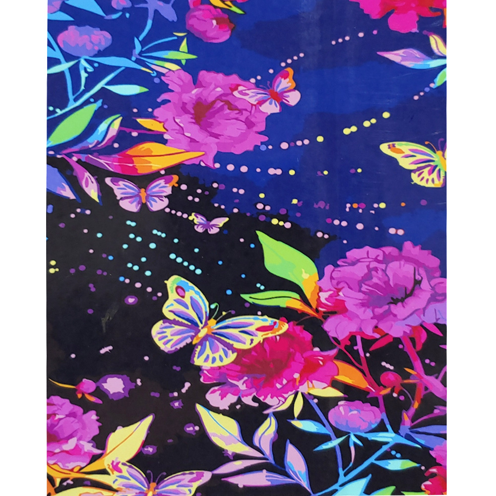 Картина за номерами Strateg ПРЕМІУМ Метелики у квітах з лаком розміром 40х50 см (SY6677)