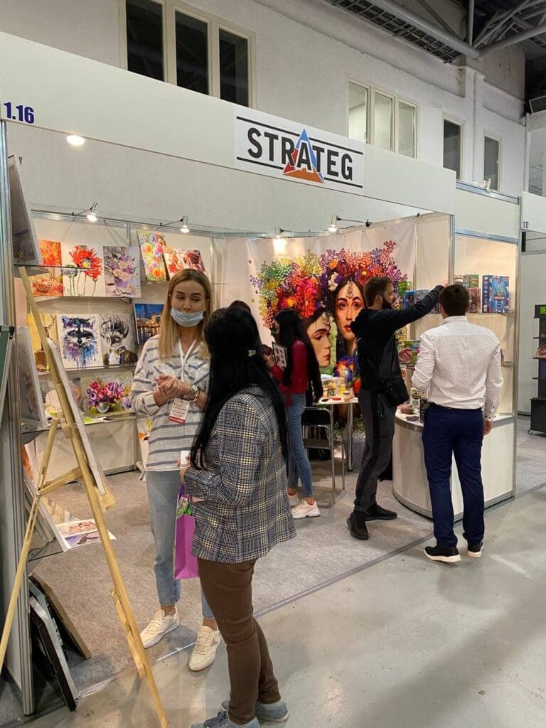 They showed and told: the company "Strateg" successfully presented novelties at the exhibition "World of Stationery"!
